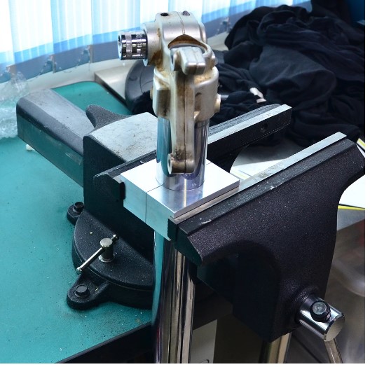 43mm Suspension Shock Absorber Vice Holding Tool thumbnail 3