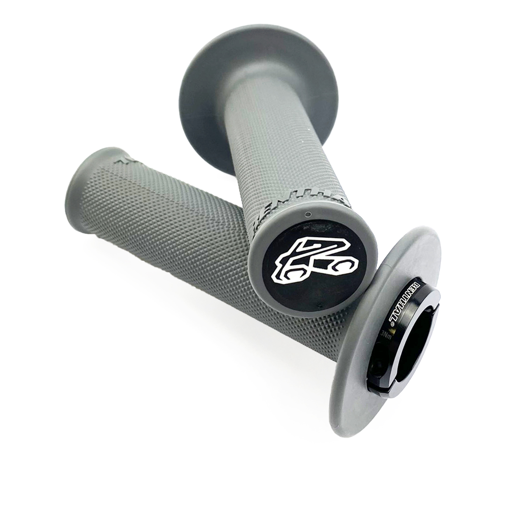 LOCK ON GRIPS RENTHAL FULL DIAMOND, MEDIUM G233 image 1