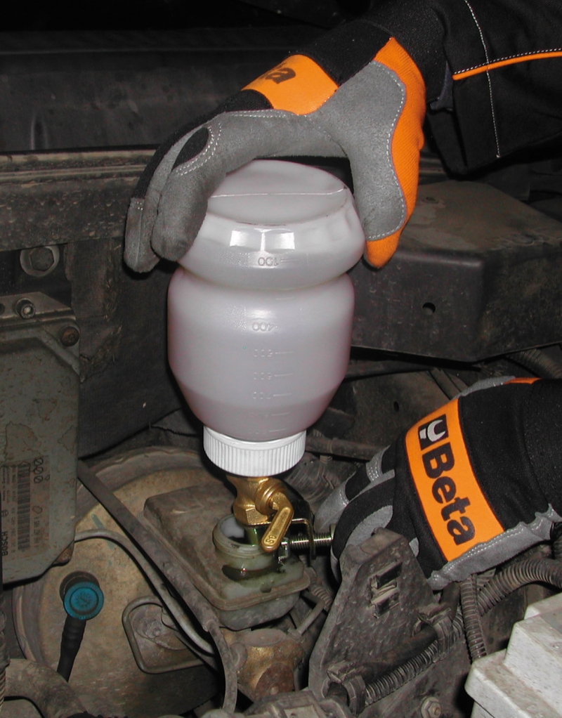Brake Fluid Extractor 1.5L 5-11.5 Bar - Beta Tools 1467 thumbnail 5