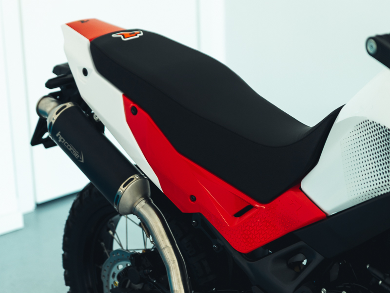 PLASTIC KIT WITH SEAT TRANSALP 750 R-TECH RED BLACK WHITE R-KITALP-RS1-024 thumbnail 7