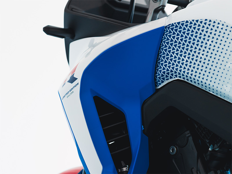 PLASTIC KIT WITH SEAT TRANSALP 750 R-TECH WHITE BLACK RED R-KITALP-HRC-024 thumbnail 5