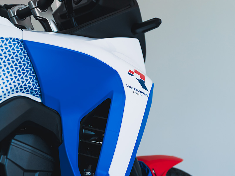 PLASTIC KIT WITH SEAT TRANSALP 750 R-TECH WHITE BLACK RED R-KITALP-HRC-024 thumbnail 6