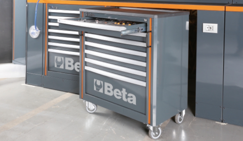 Comprehensive Workshop Equipment Set with Cabinets, Workbenches, Mobile Roller Cab, Tool Panels, 5.4x2.00x0.76m - BetaRSC55 C55 thumbnail 3