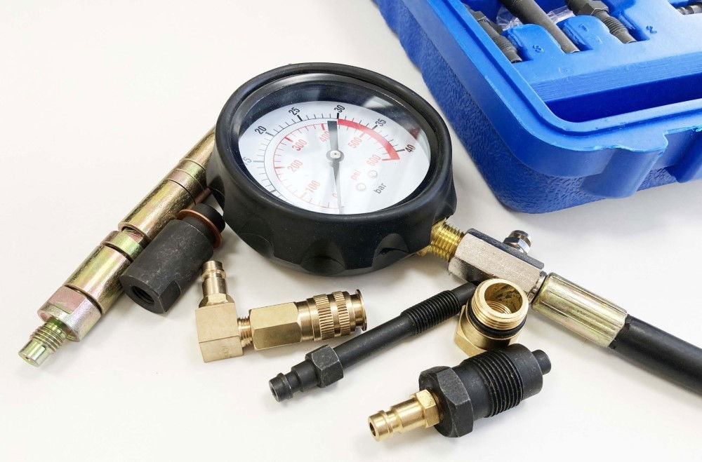 MASTER COMPRESSION TEST KIT FOR PETROL AND DIESEL ENGINES 64mm GAUGE - TOOLZONE KDPAU036 thumbnail 4