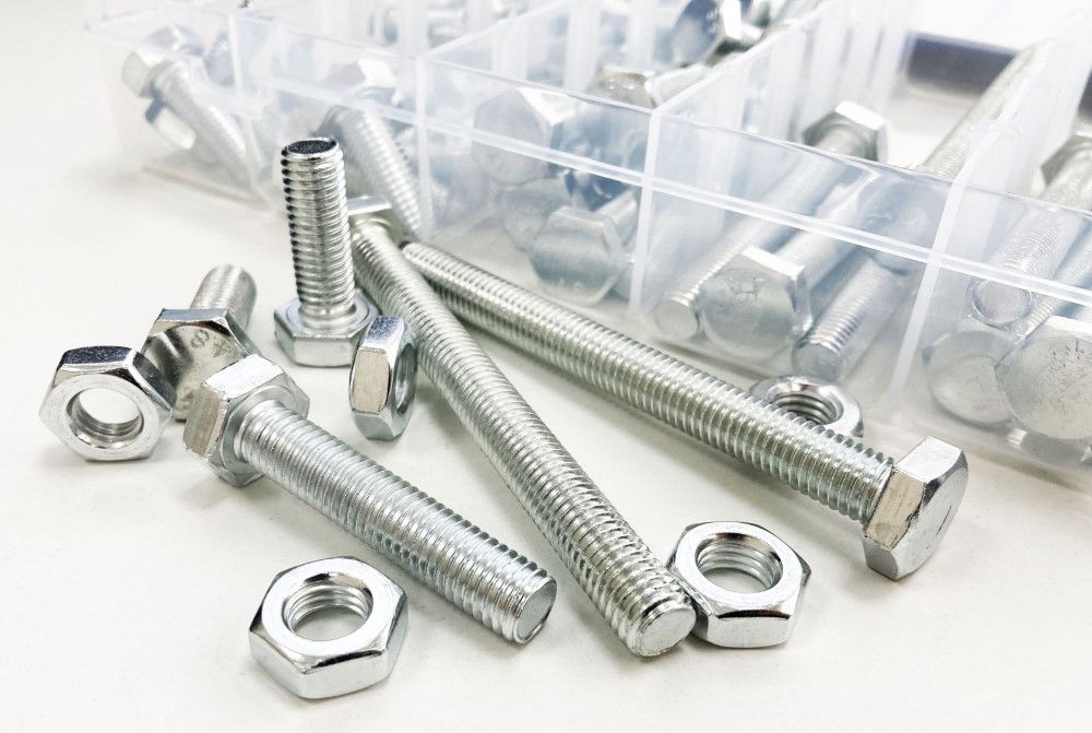 BOLT AND NUT ASSORTMENT M10 100pc IN STORAGE BOX - TOOLZONE KDPHW203 thumbnail 3