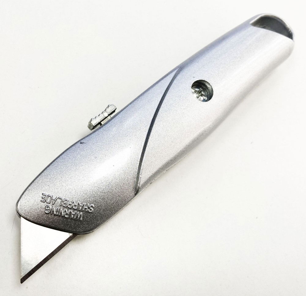 UTILITY KNIFE RETRACTABLE METAL BODY WITH 3 BLADES - TOOLZONE KDPKN016 thumbnail 4
