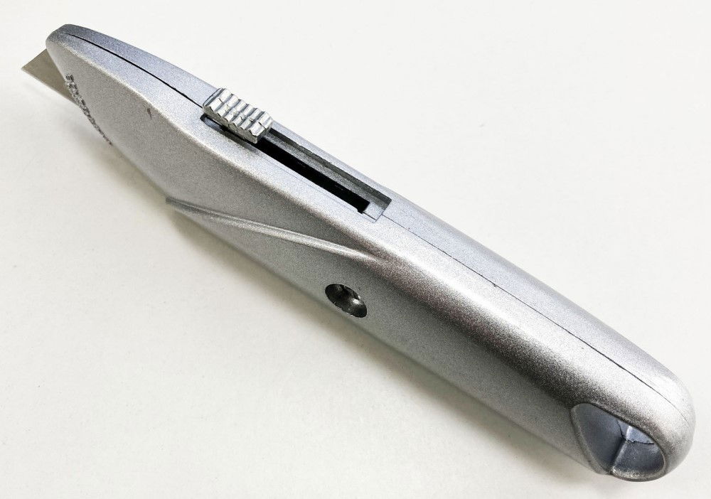 UTILITY KNIFE RETRACTABLE METAL BODY WITH 3 BLADES - TOOLZONE KDPKN016 thumbnail 5
