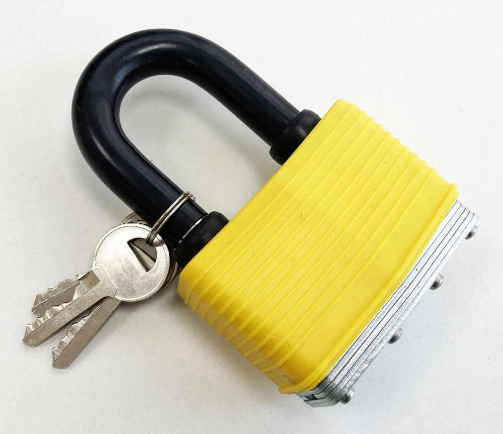 PADLOCK LAMINATED WEATHERPROOF 65mm SHACKLE 8mm WITH 3 KEYS - TOOLZONE KDPLK007 thumbnail 4