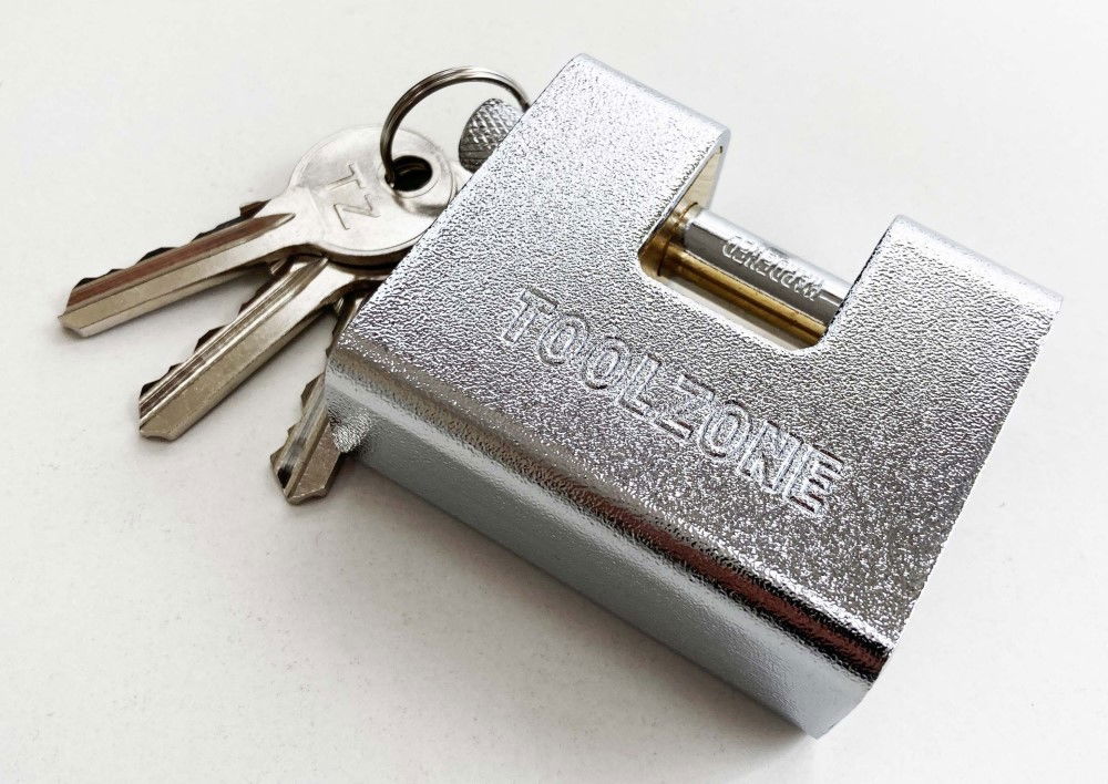 PADLOCK ARMOURED CONTAINER 63mm WITH 3 KEYS - TOOLZONE KDPLK010 thumbnail 6