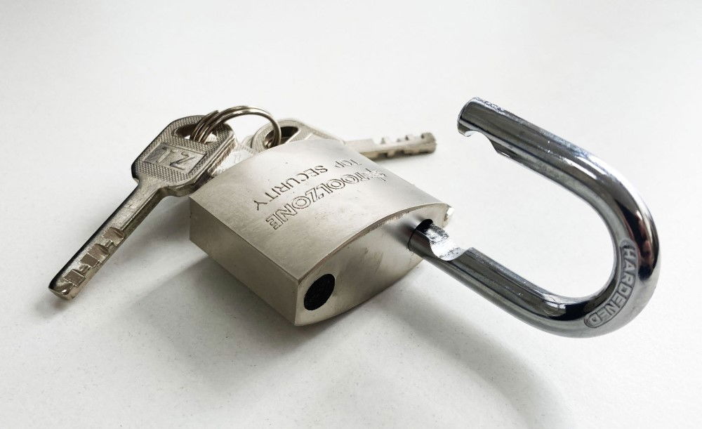 PADLOCK SECURITY 40mm SOLID STEEL WITH 4 KEYS - TOOLZONE KDPLK025 thumbnail 5