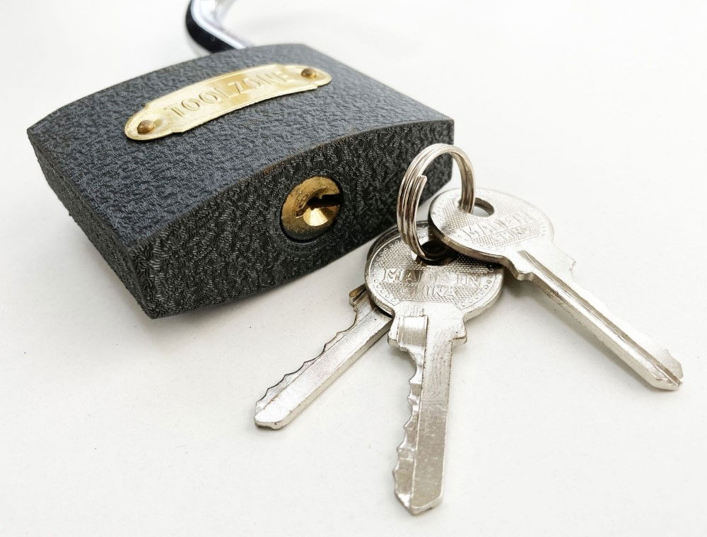 PADLOCK CAST IRON 63mm WITH 3 KEYS - TOOLZONE KDPLK030 thumbnail 5