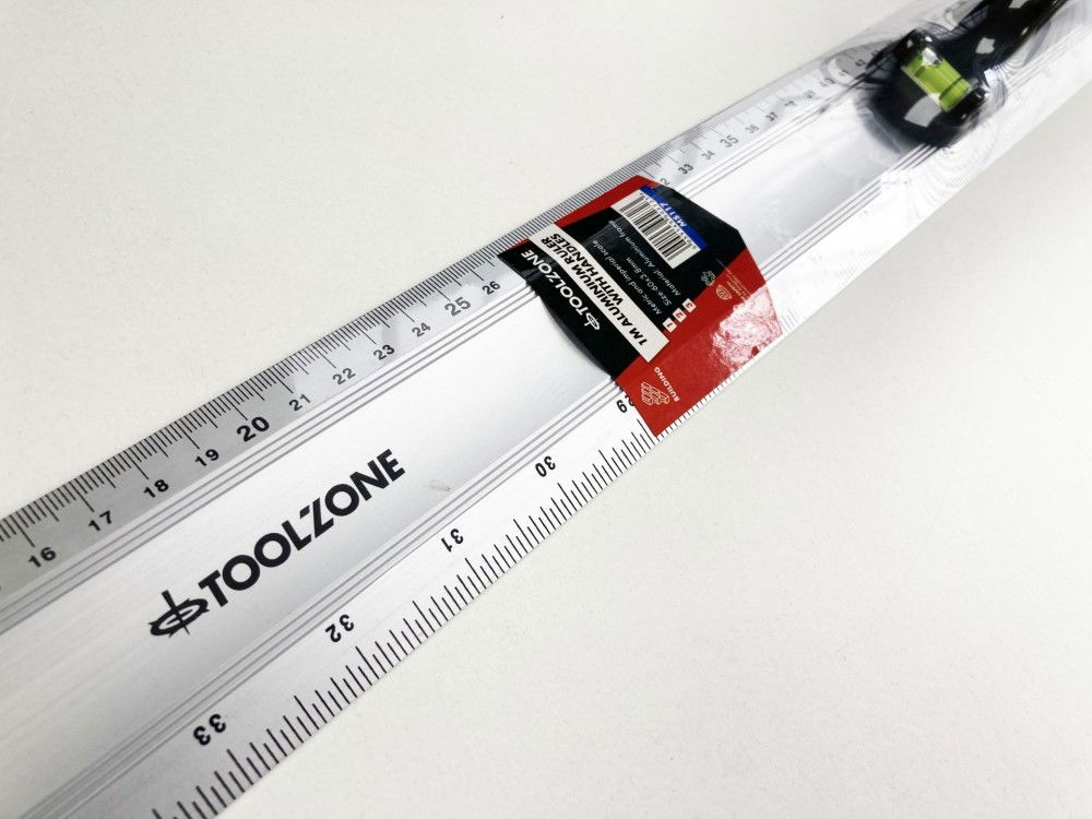 ALUMINIUM RULER 40 WITH HANDLES AND SPIRIT LEVEL METRIC AND IMPERIAL - TOOLZONE KDPMS117 thumbnail 3