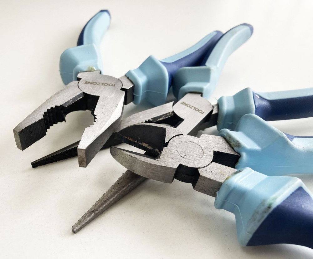 HEAVY DUTY PLIER SET 3PC 8 DROP FORGED STEEL SOFT GRIP HANDLES - TOOLZONE KDPPL140 thumbnail 5