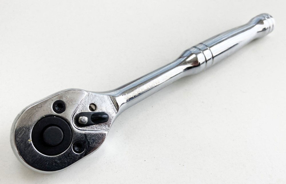 RATCHET HANDLE 1/4 DRIVE PROFESSIONAL POLISHED 150mm CRV QUICK RELEASE - TOOLZONE KDPSS052 thumbnail 6