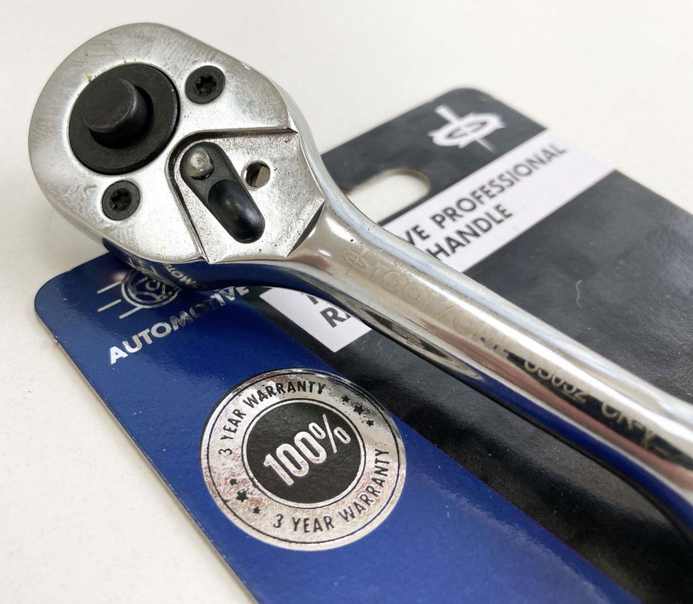 RATCHET HANDLE 1/4 DRIVE PROFESSIONAL POLISHED 150mm CRV QUICK RELEASE - TOOLZONE KDPSS052 thumbnail 8
