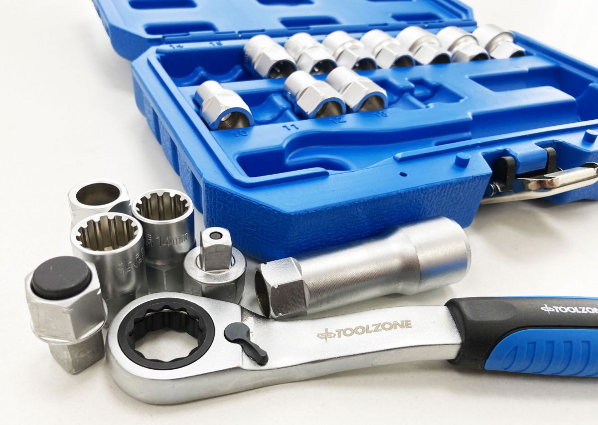 GO THROUGH SOCKET SET 17 PIECES 3/8 AND 1/2 DRIVE 10mm-24mm IN CASE - TOOLZONE KDPSS262 thumbnail 8
