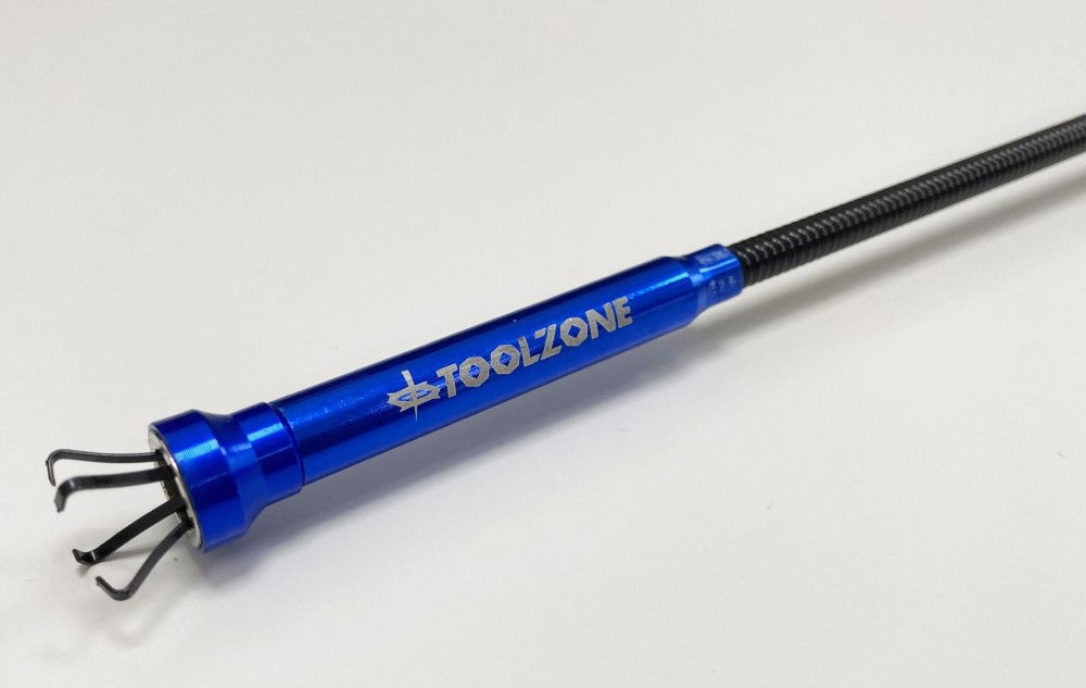 FLEXIBLE MAGNETIC PICK UP TOOL 3 IN 1 620mm WITH LED LIGHT AND CLAW - TOOLZONE KDPTO189 thumbnail 8