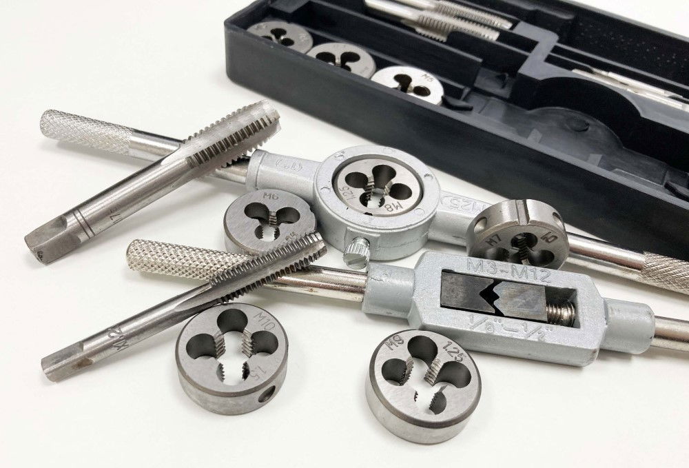 TAP AND DIE SET 20 PIECE CARBON STEEL METRIC M3-M12 - TOOLZONE KDPTP101 thumbnail 8