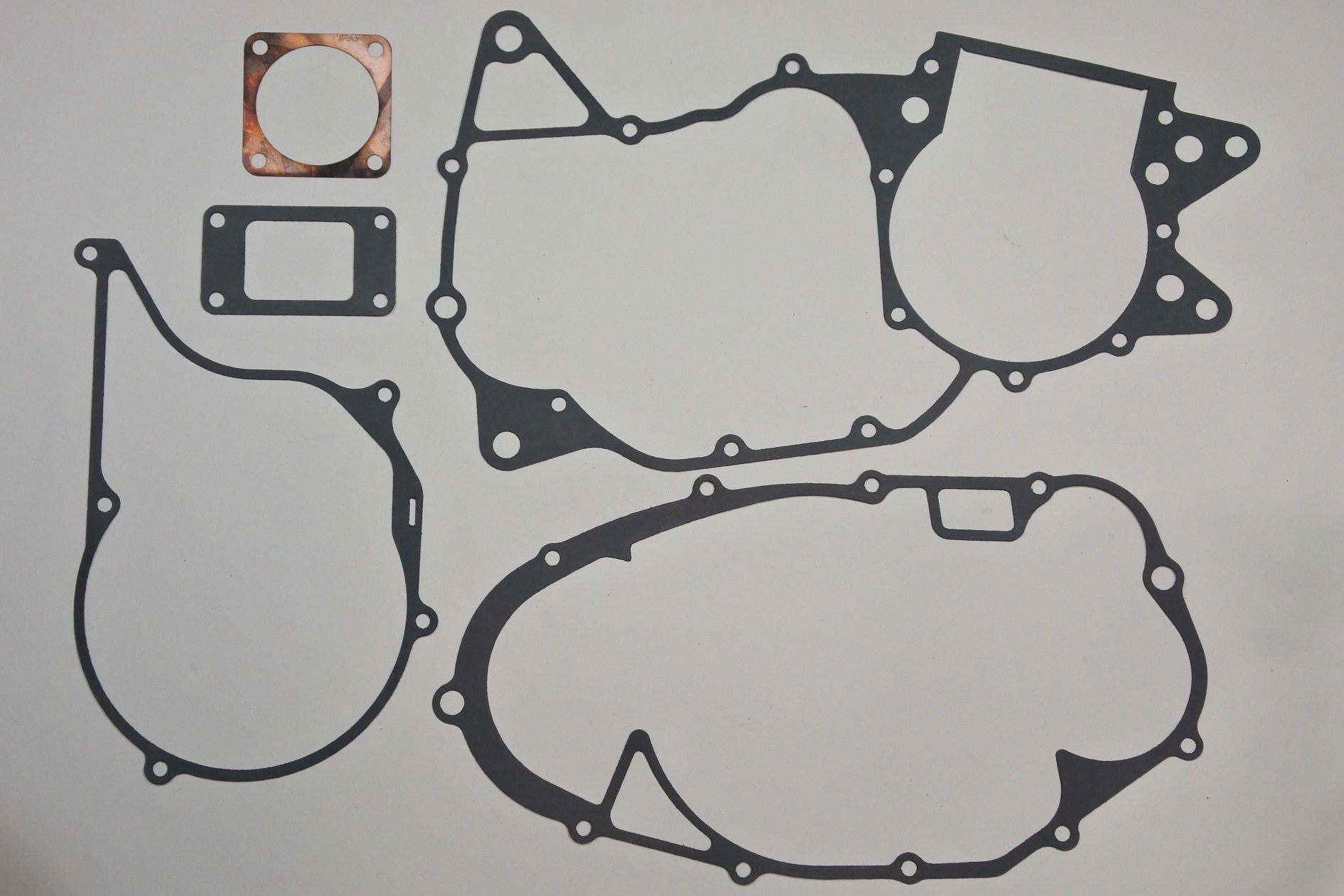 ENGINE GASKET KIT 73-74 HONDA CR 250 VINTCO KEG006 image 1