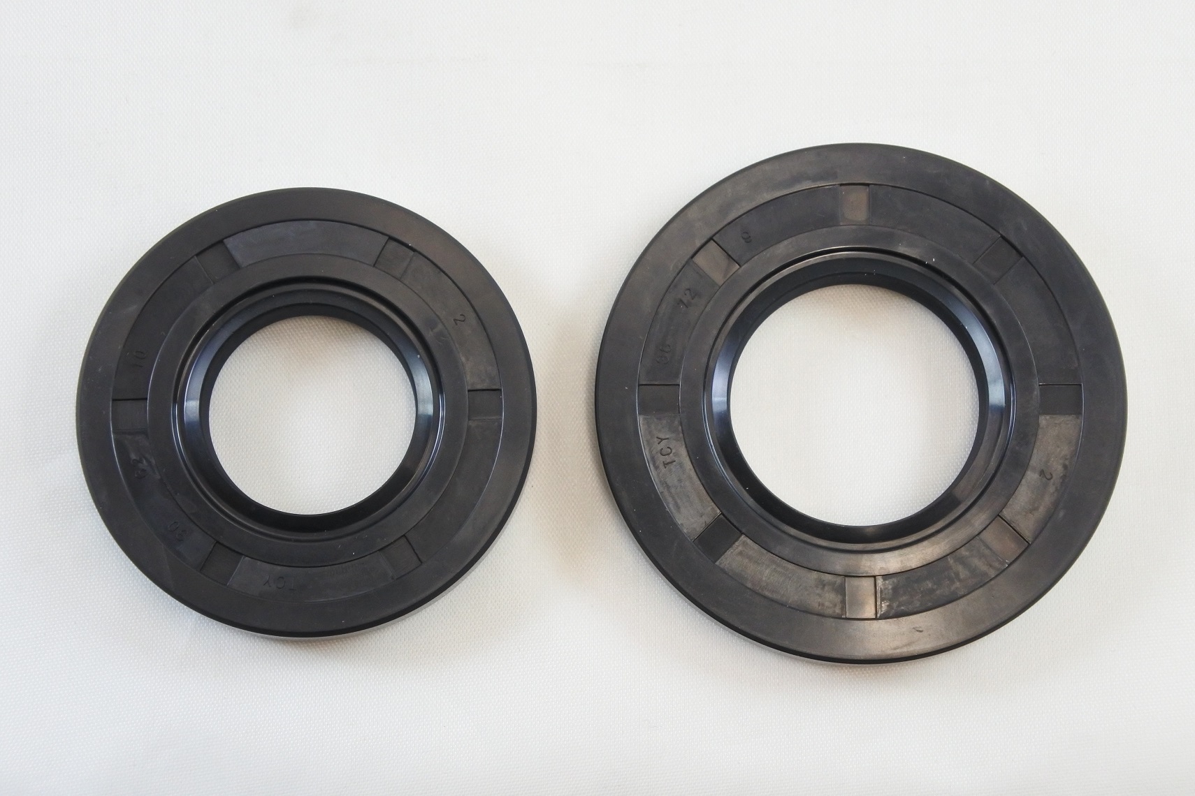 MAIN SEAL KIT 72-75 KAWASAKI H2 750 SEALS ONLY VINTCO KMB013 image 1
