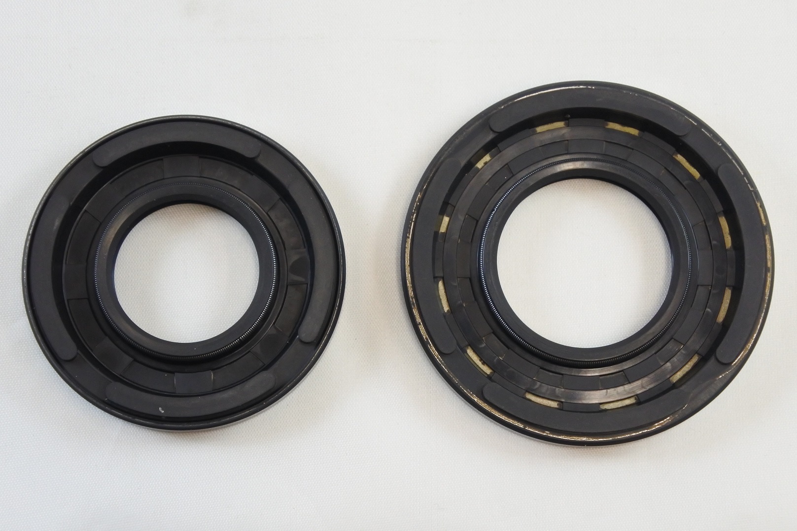 MAIN SEAL KIT 72-75 KAWASAKI H2 750 SEALS ONLY VINTCO KMB013 thumbnail 2