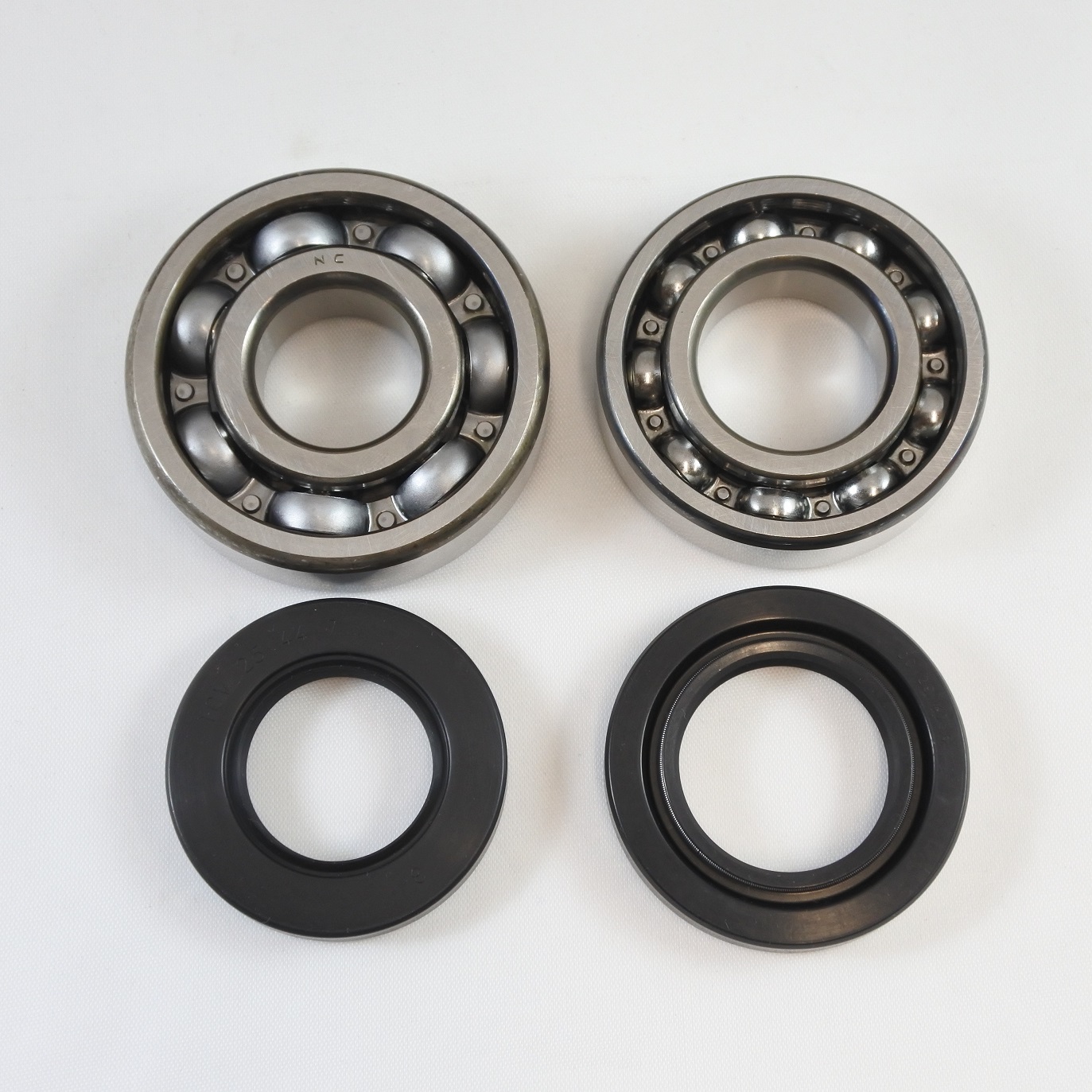 MAIN BEARING AND SEAL KIT 79-84 SUZUKI RM PE RS 100 125 175 VINTCO KMB016 image 1