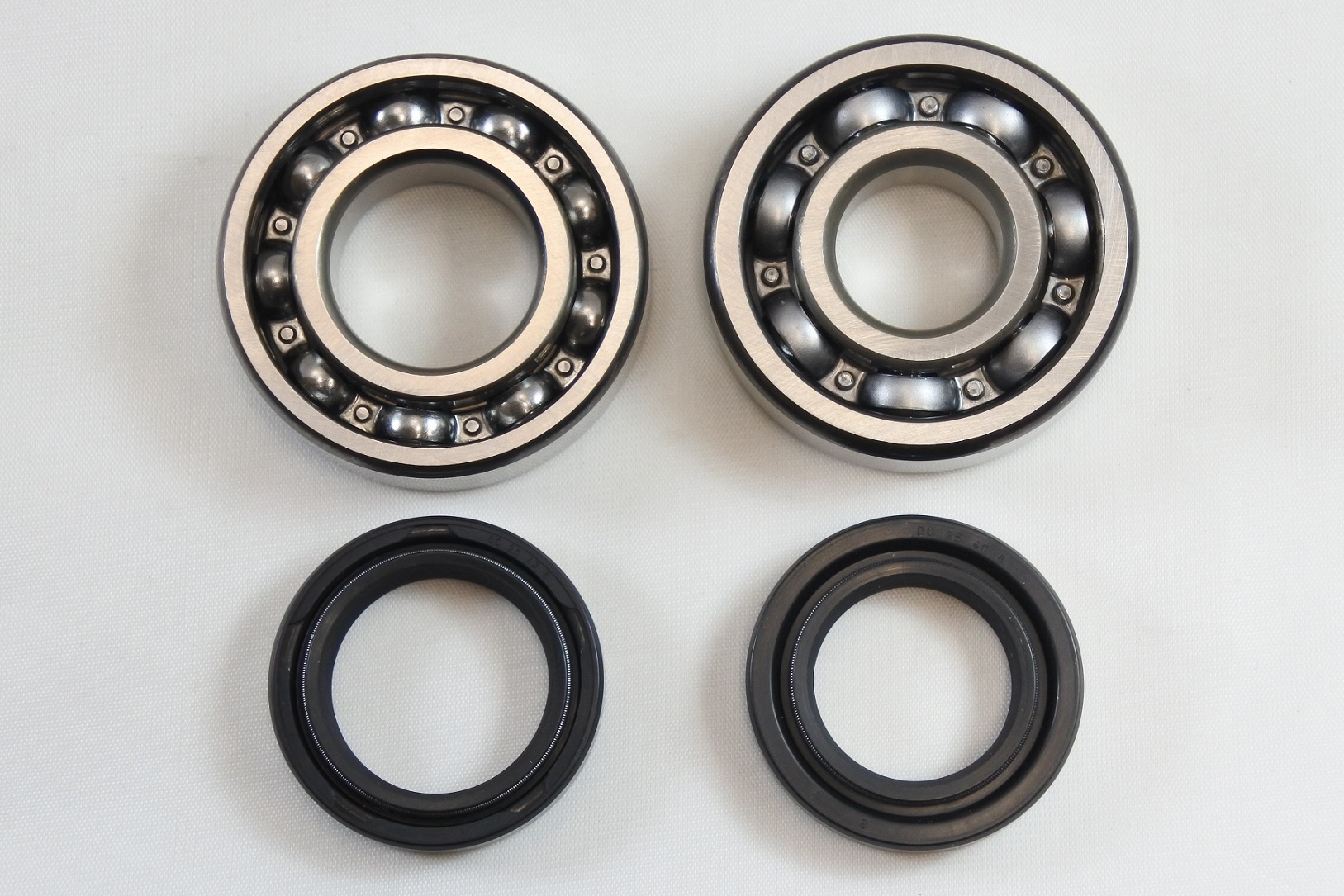MAIN BEARING AND SEAL KIT 76-81 YAMAHA IT MX TZ YZ X 100 125 175 VINTCO KMB024 image 1