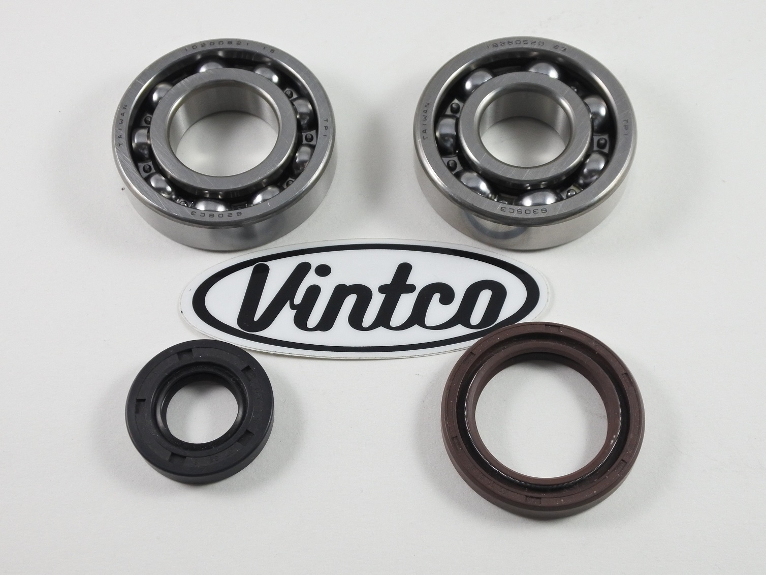 MAIN BEARING AND SEAL KIT 82-85 SUZUKI RM 250 VINTCO KMB039 image 1