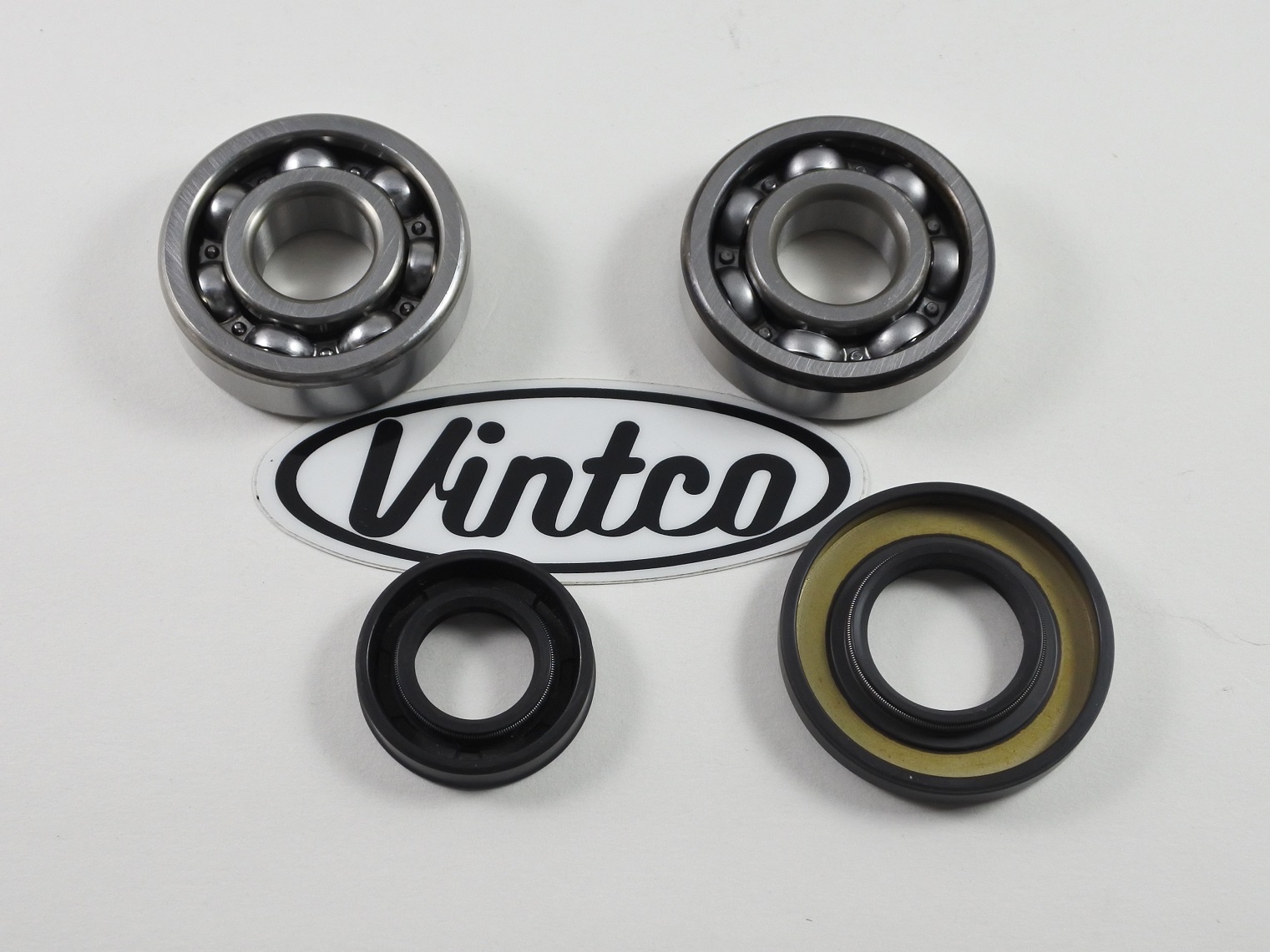 MAIN BEARING AND SEAL KIT 72-77 SUZUKI RV 90 VINTCO KMB049 thumbnail 2