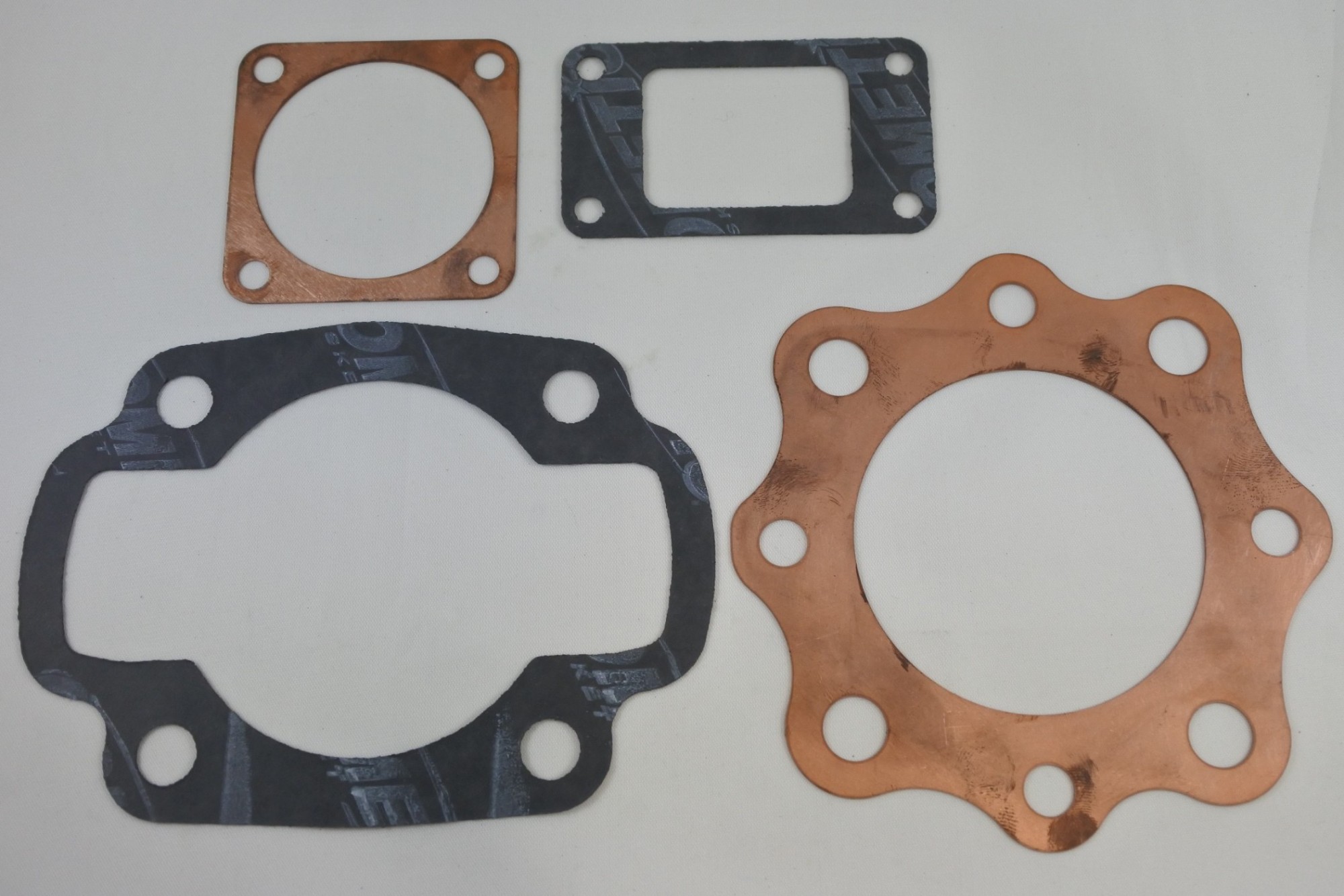 TOP END GASKET KIT 73-74 HONDA CR 250 BORES 70mm-72mm VINTCO KTE008 thumbnail 2