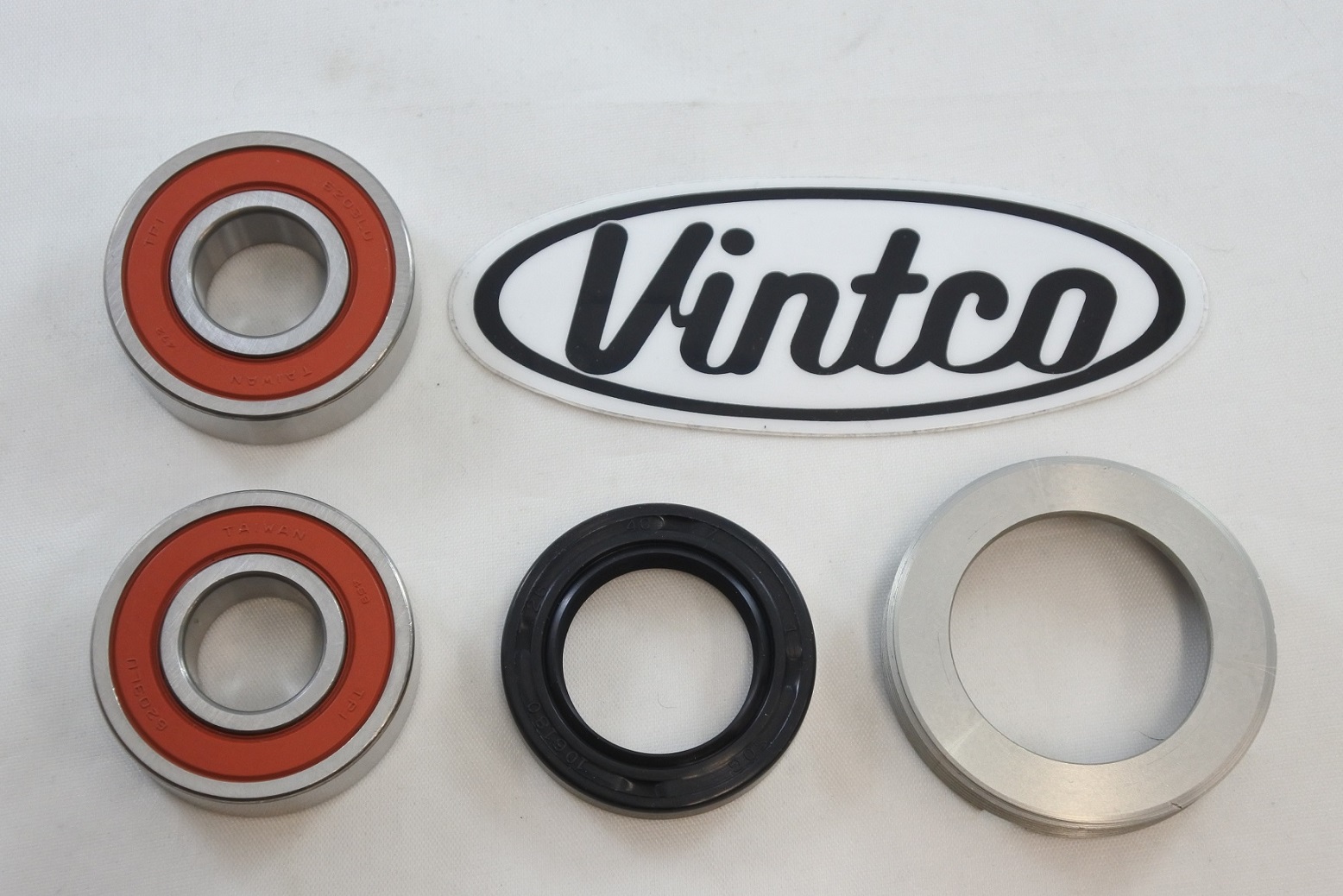 REAR WHEEL BEARING KIT 79-81 HONDA CR 125 RETAINER VINTCO KWR002 thumbnail 2