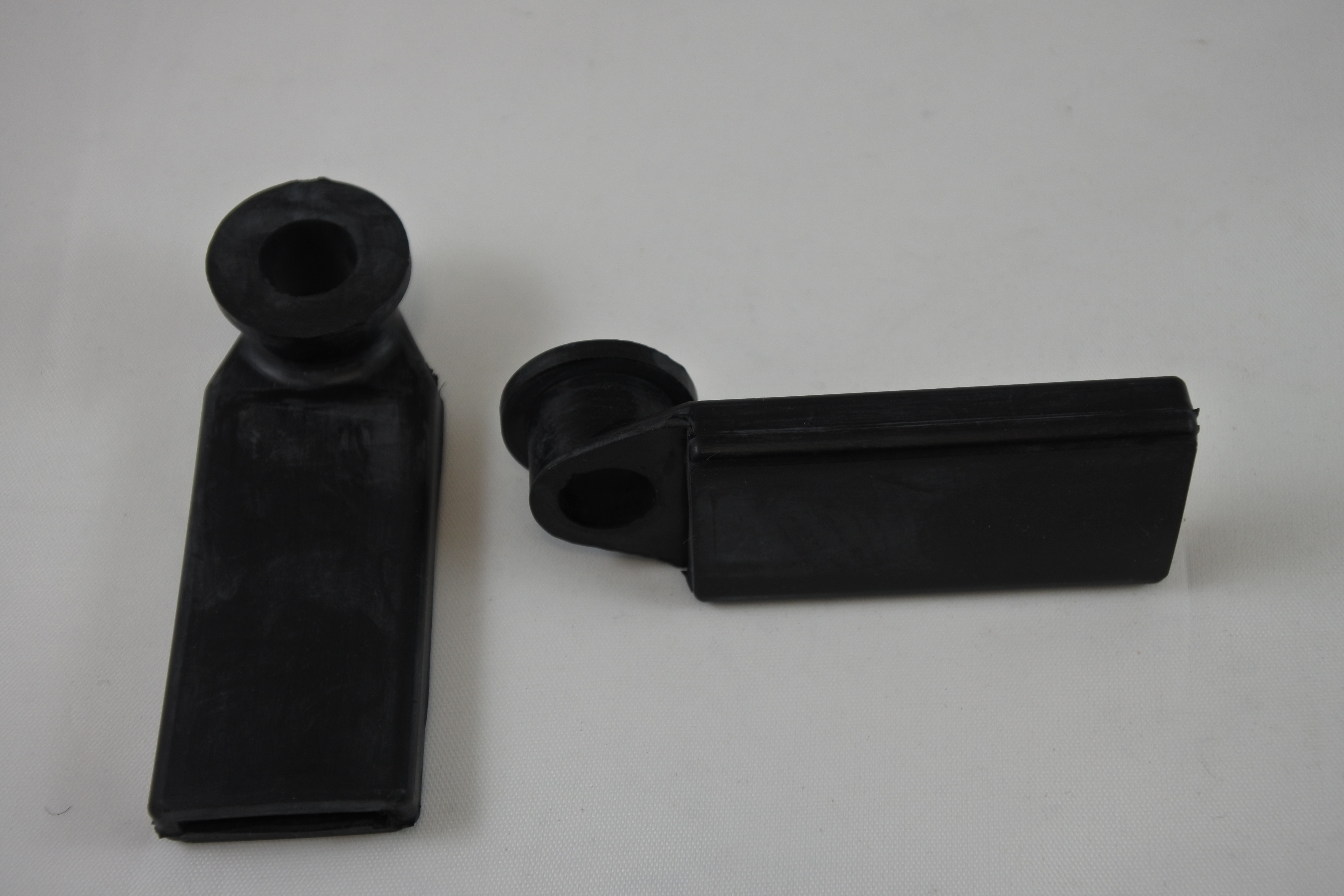 CHAIN GUIDE PROTECTOR 71-73 OSSA PIONEER SDR STILETTO TT 175 250 VINTCO OW-123-483 thumbnail 2