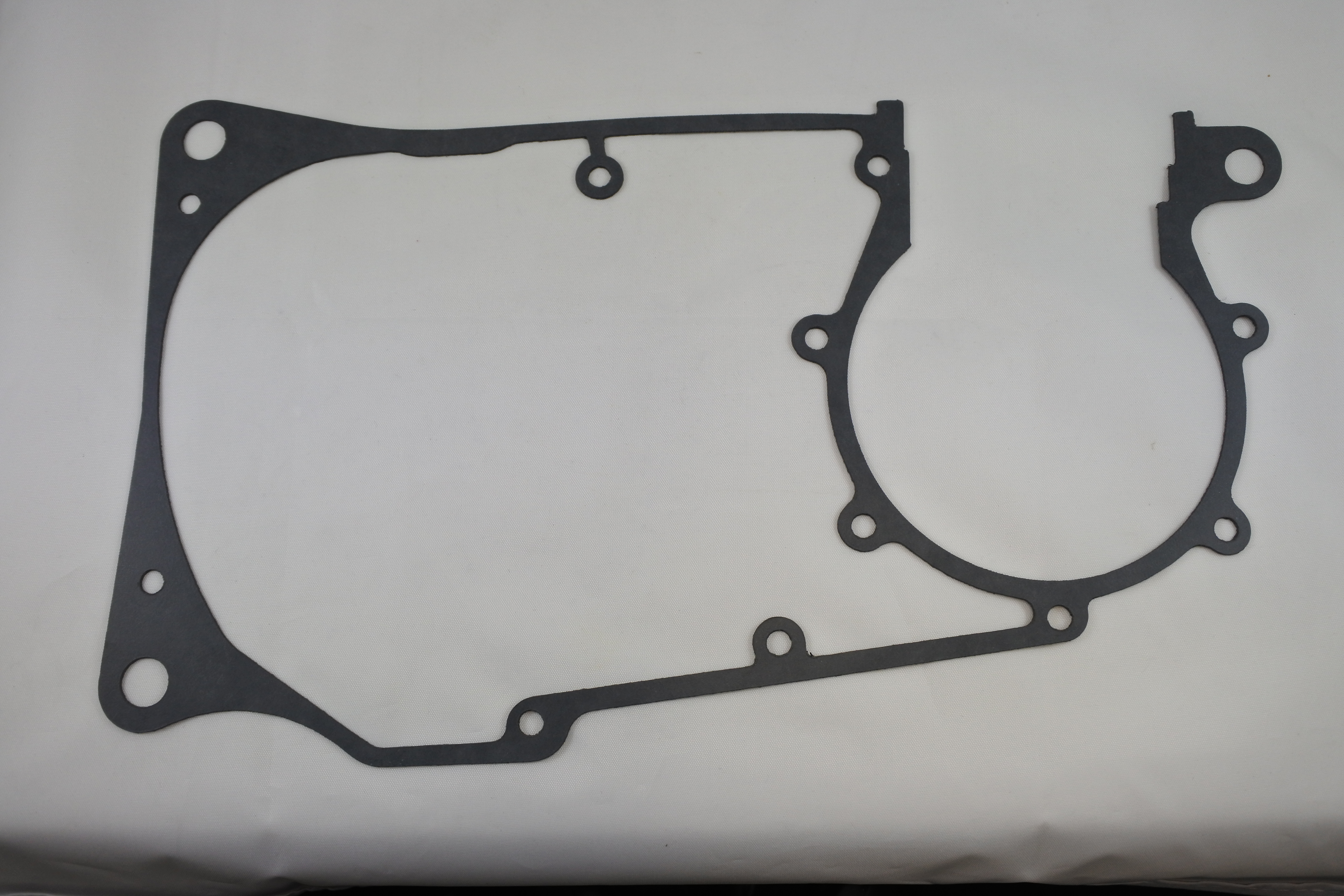 CENTER CASE GASKET 70-77 OSSA DMR EXPLORER MAR PIONEER SDR STILETTO TT 175 250 VINTCO OW-991-606 image 1