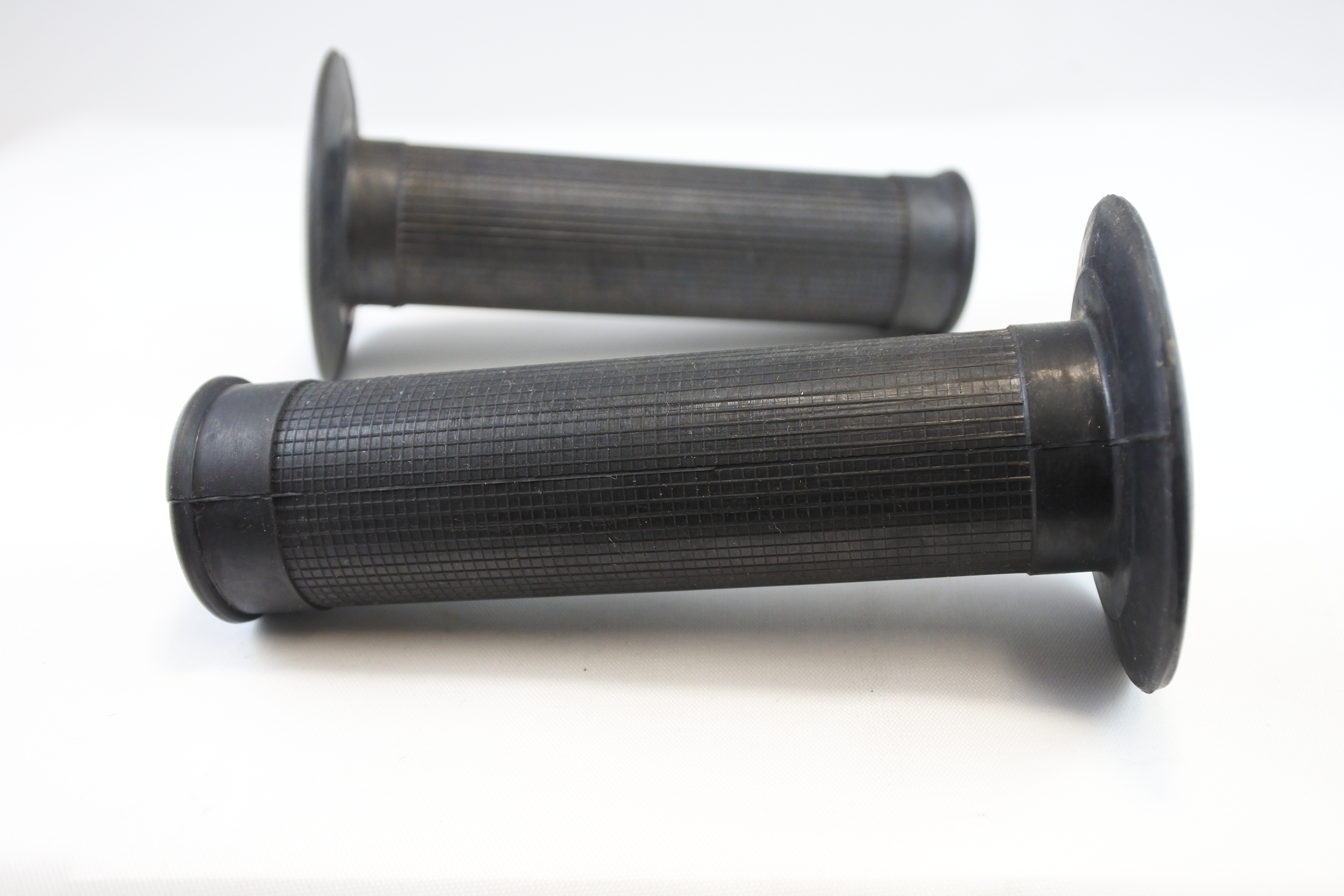 GRIP KIT 71-78 OSSA EXPLORER MAR 250 350 VINTCO OW-GK-001 thumbnail 3