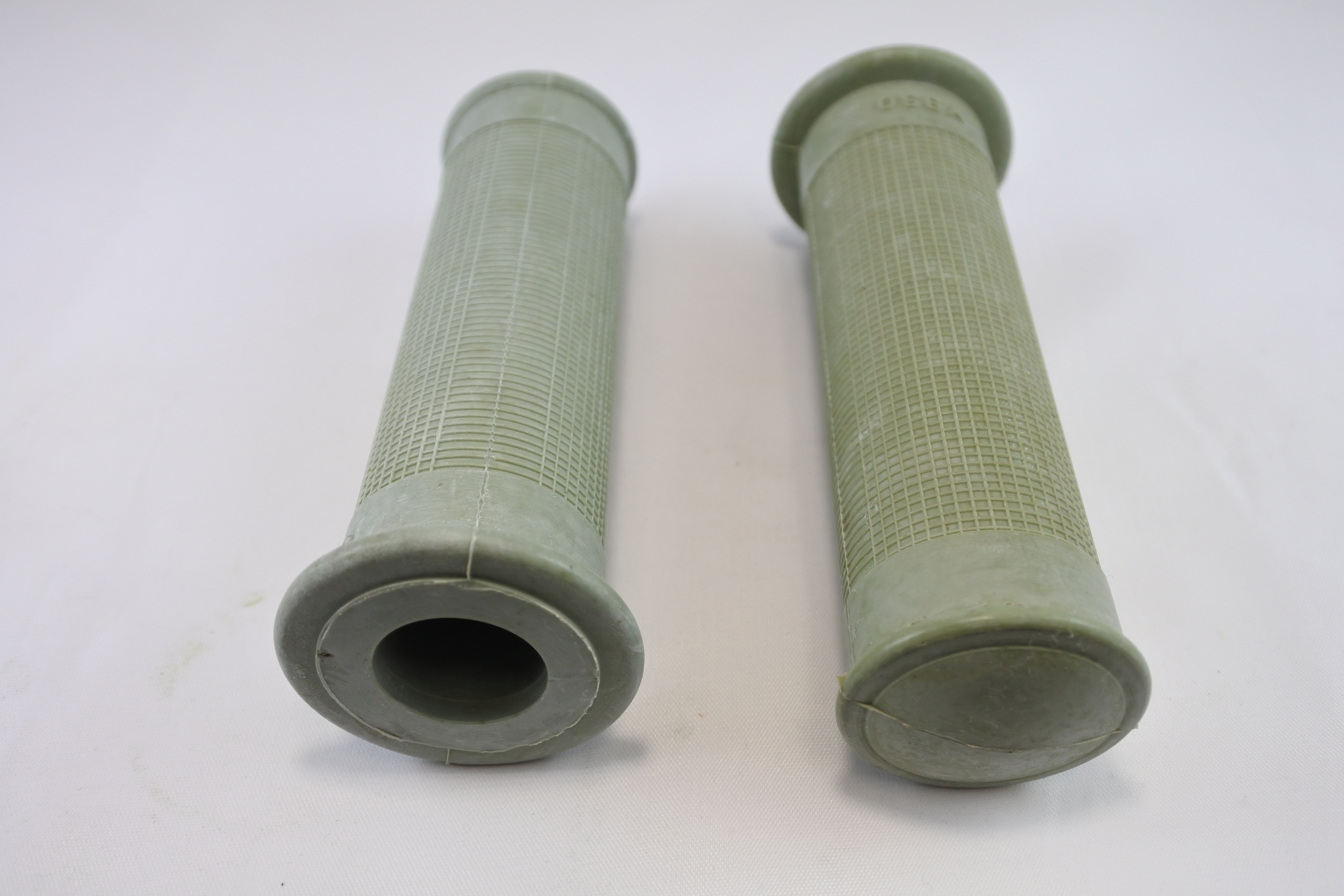 GRIP KIT 70-73 OSSA DMR PIONEER SDR STILETTO TT 175 250 VINTCO OW-GK-002 thumbnail 4