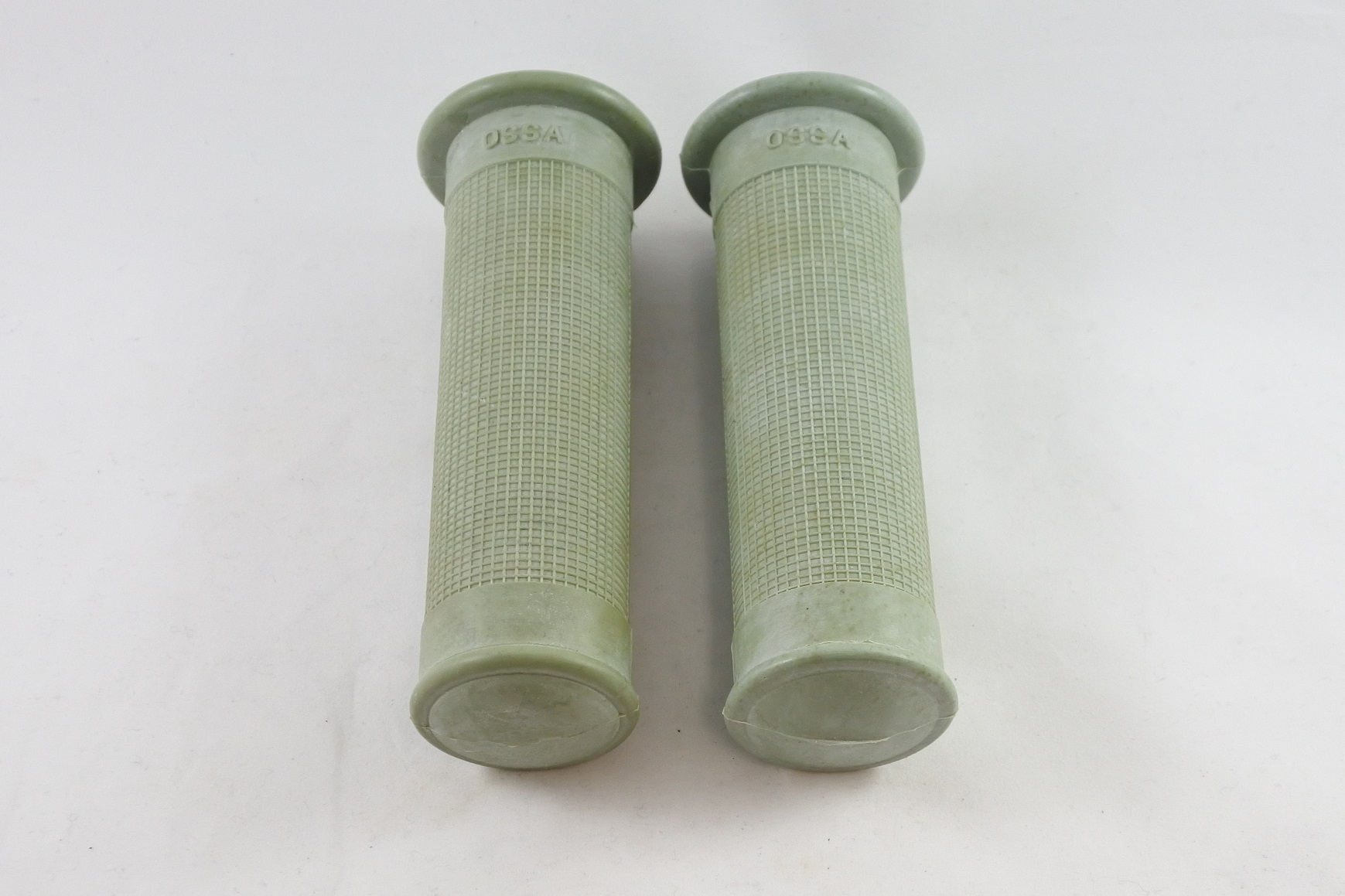 GRIP KIT 70-73 OSSA DMR PIONEER SDR STILETTO TT 175 250 VINTCO OW-GK-002 image 1