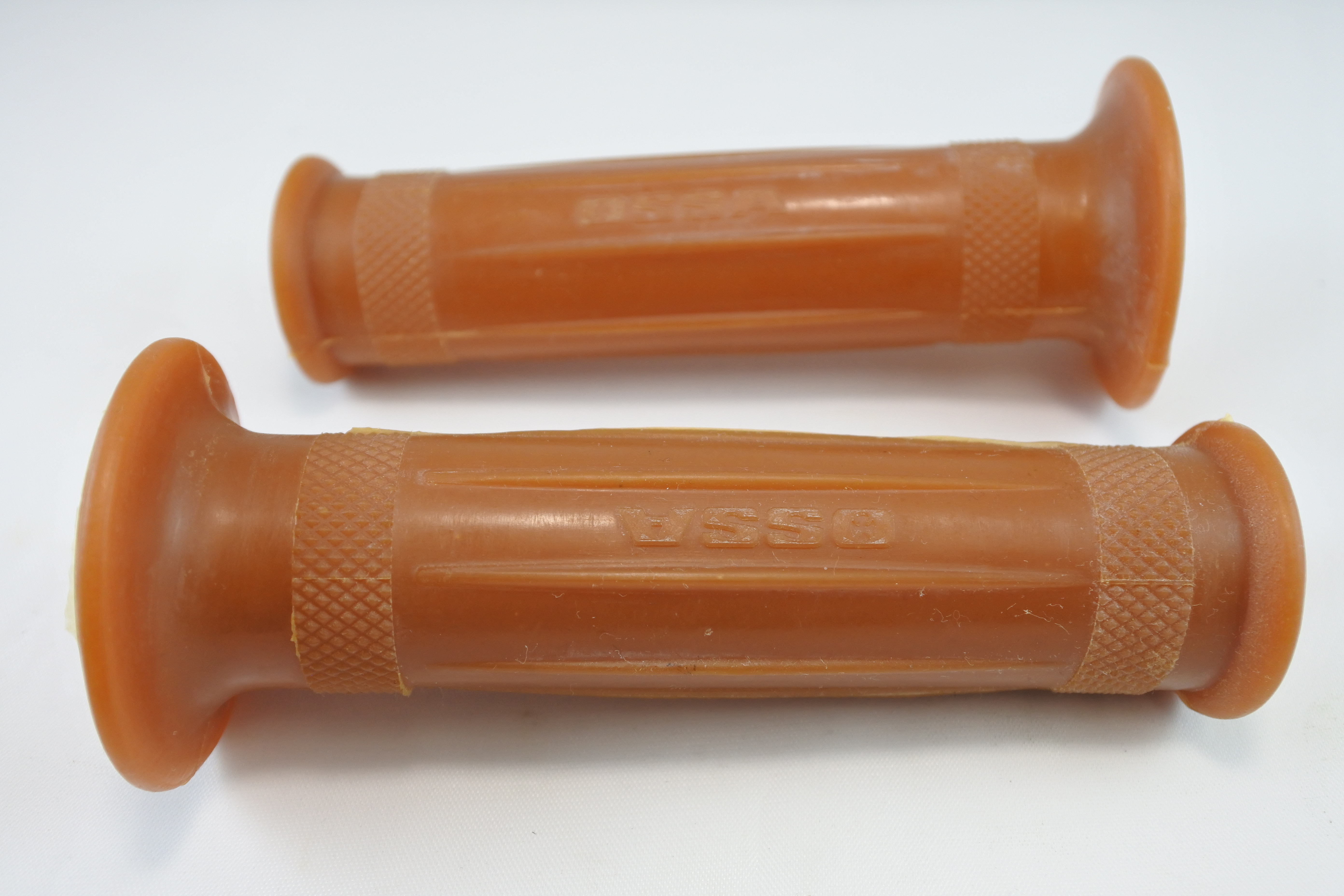 GRIP KIT 74-78 OSSA PHANTOM SUPER PIONEER ISDT 125 175 250 350 VINTCO OW-GK-003 thumbnail 2