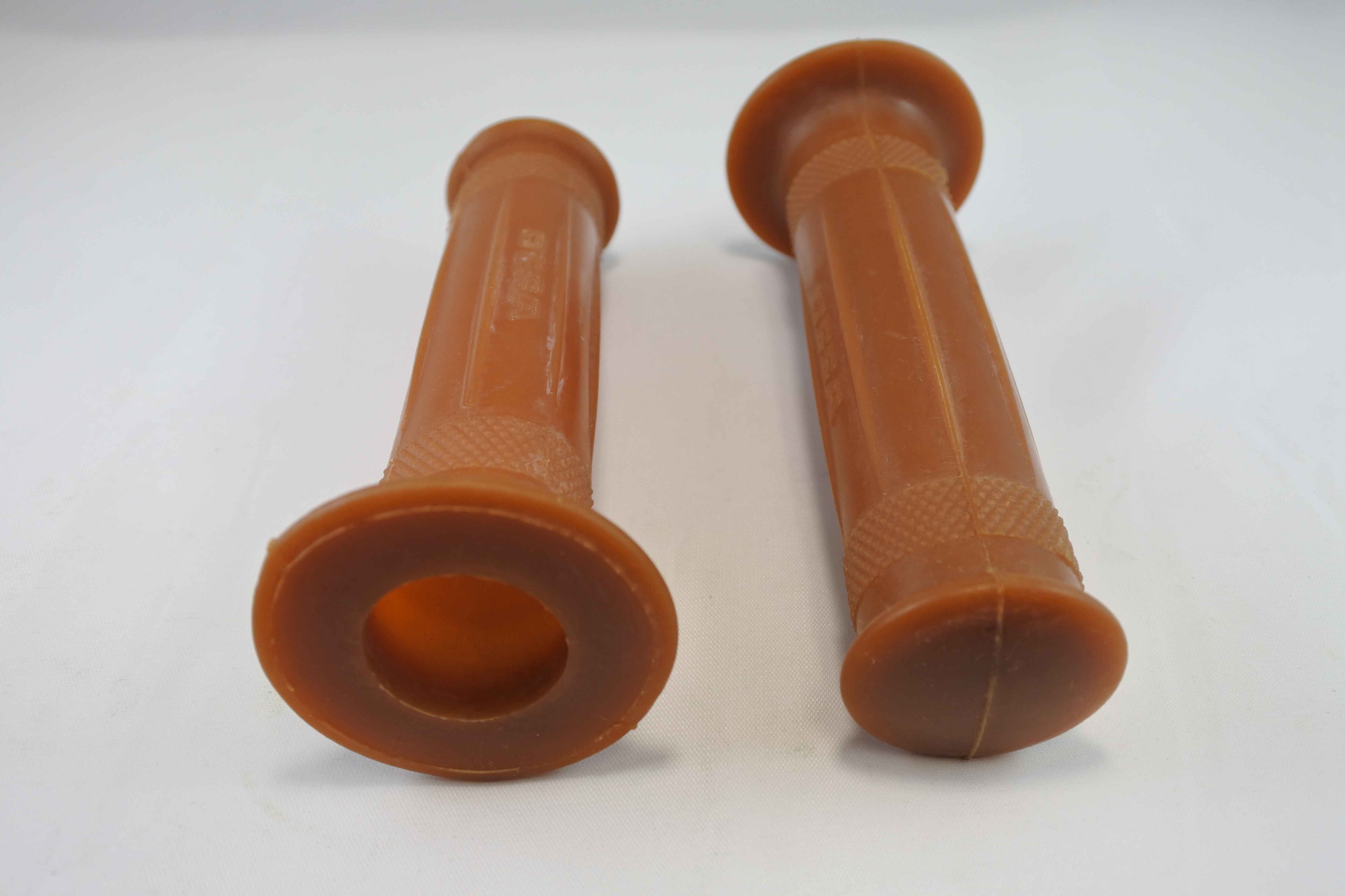 GRIP KIT 74-78 OSSA PHANTOM SUPER PIONEER ISDT 125 175 250 350 VINTCO OW-GK-003 thumbnail 3