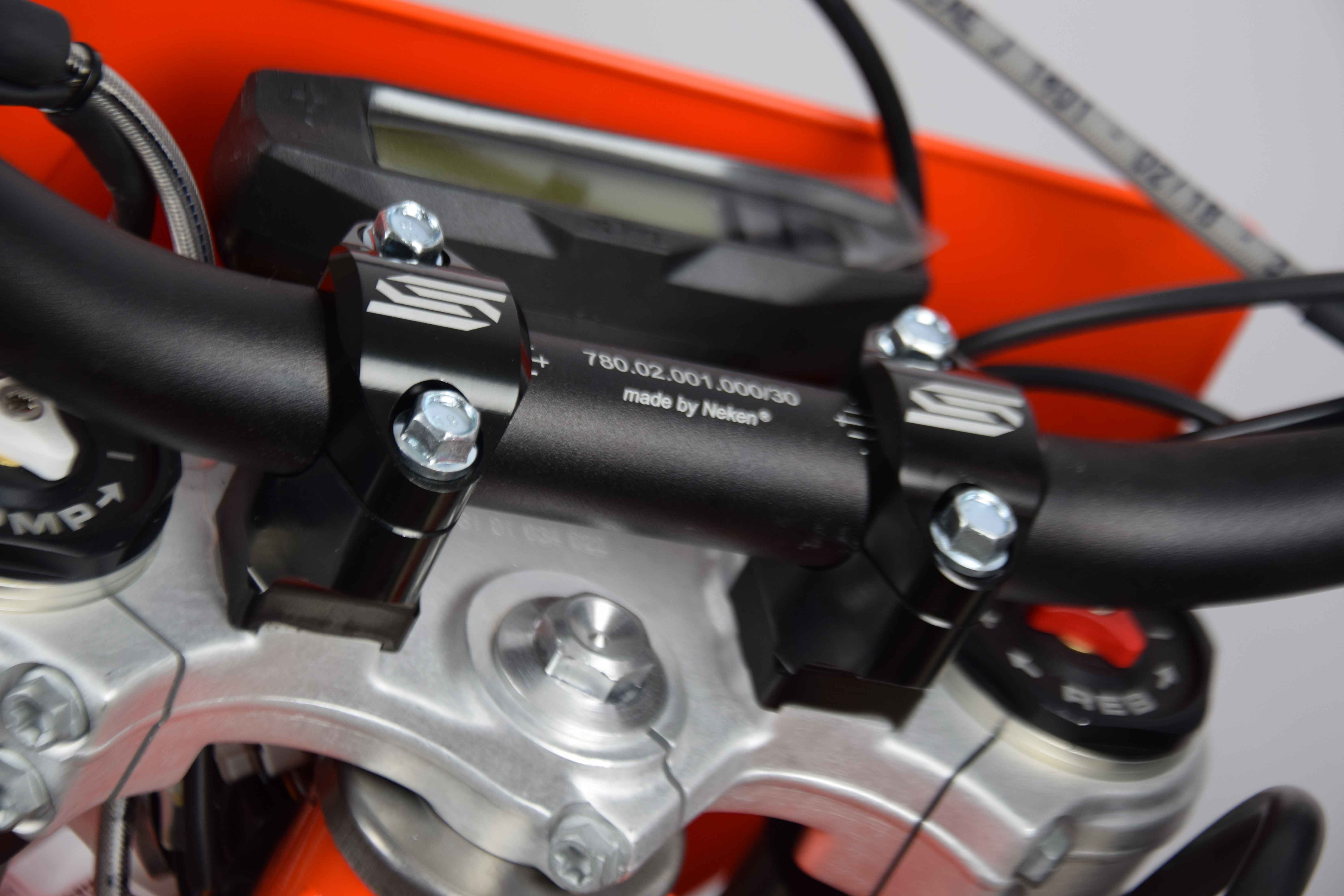OVERSIZE BAR MOUNTS BLACK 05-26 KTM HUSQVARNA BETA SHERCO GASGAS HUSABERG STOCK 28.6mm SCAR P65 thumbnail 5