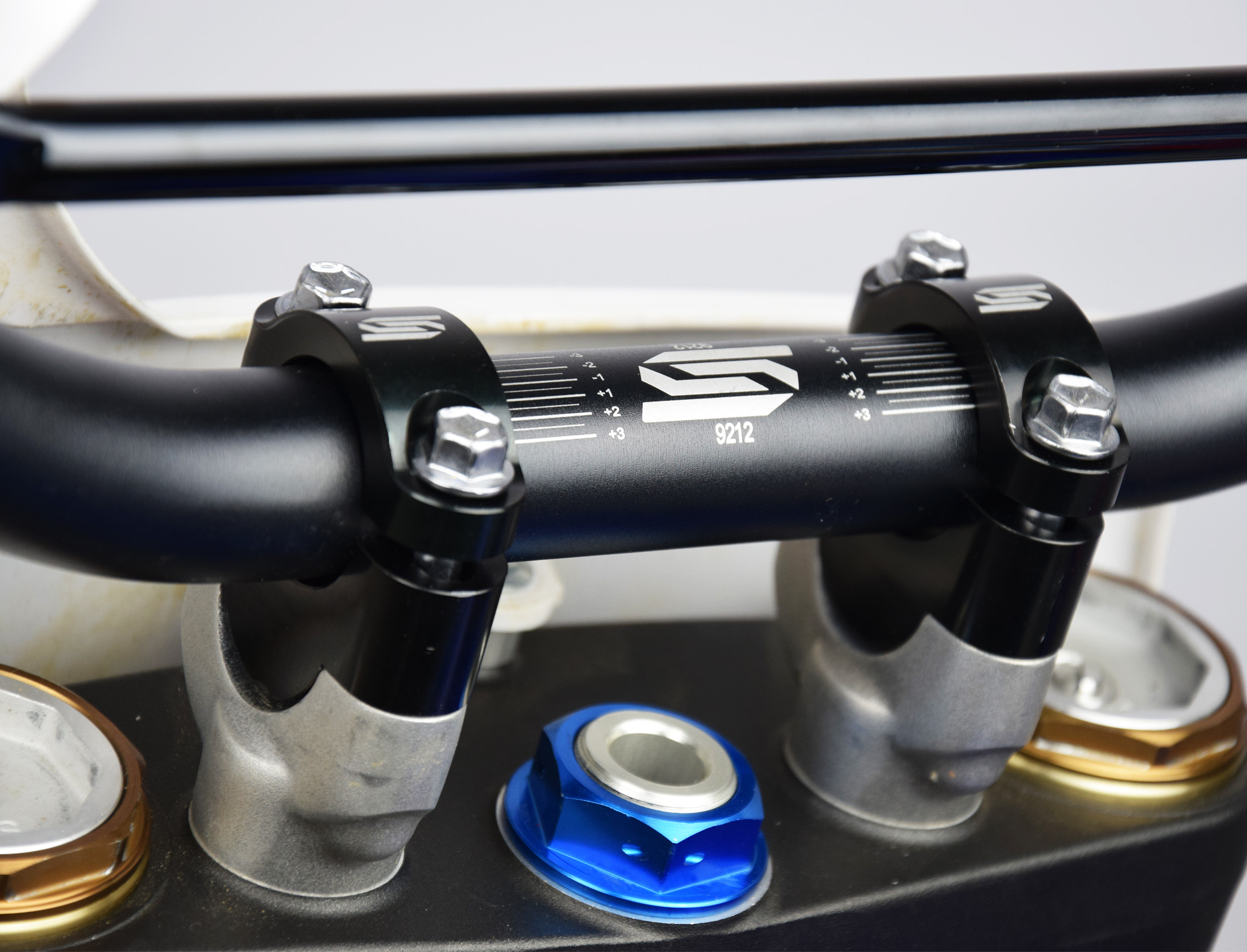 HANDLEBAR RISER KIT BLACK 28.6mm 20mm RISE SCAR UBR2 thumbnail 4