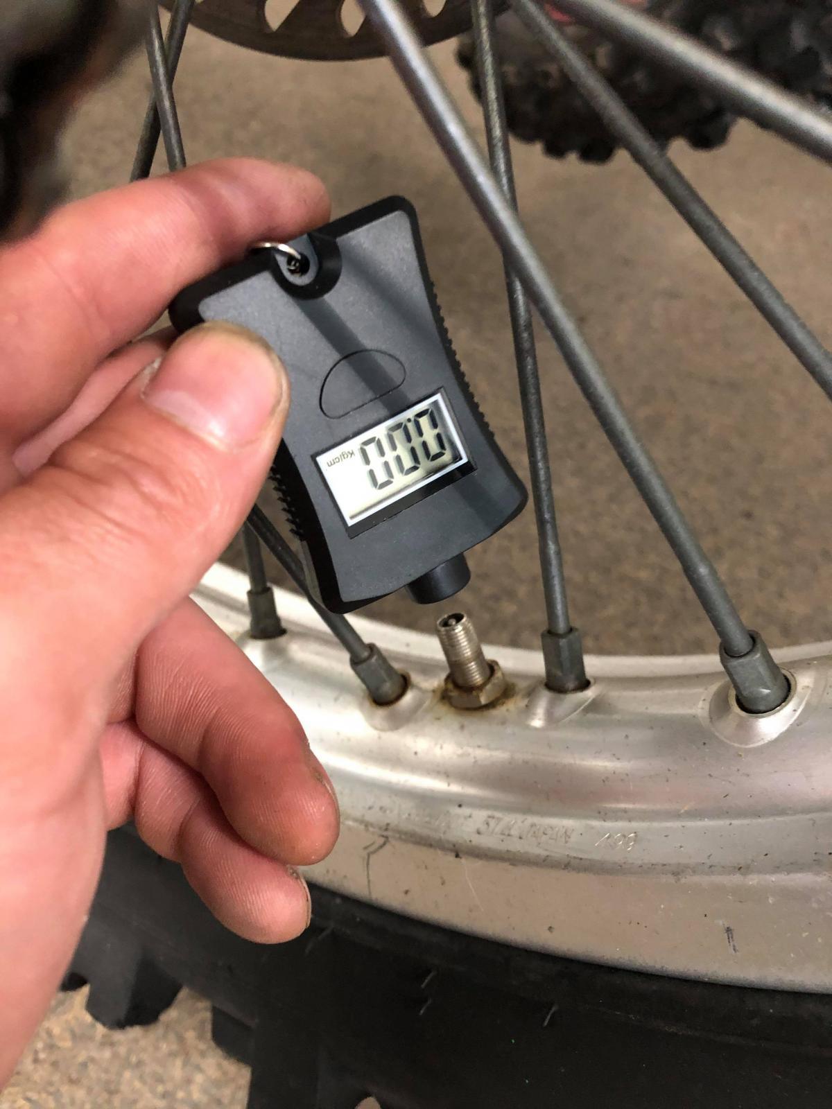 TYRE PRESSURE GAUGE DIGITAL, PSI BAR KPA KG/CM2 thumbnail 3