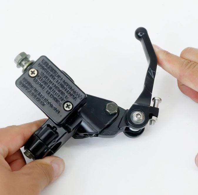 BRAKE MASTER CYLINDER WITH FLEXI LEVER BLADE thumbnail 3