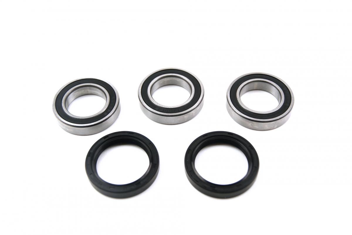WHEEL BEARING & SEAL KIT image 1
