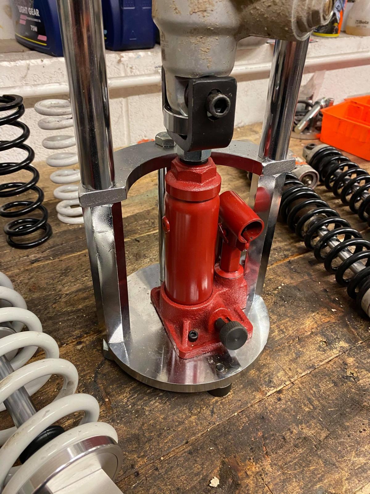 SHOCK SPRING COMPRESSOR HYDRAULIC thumbnail 2