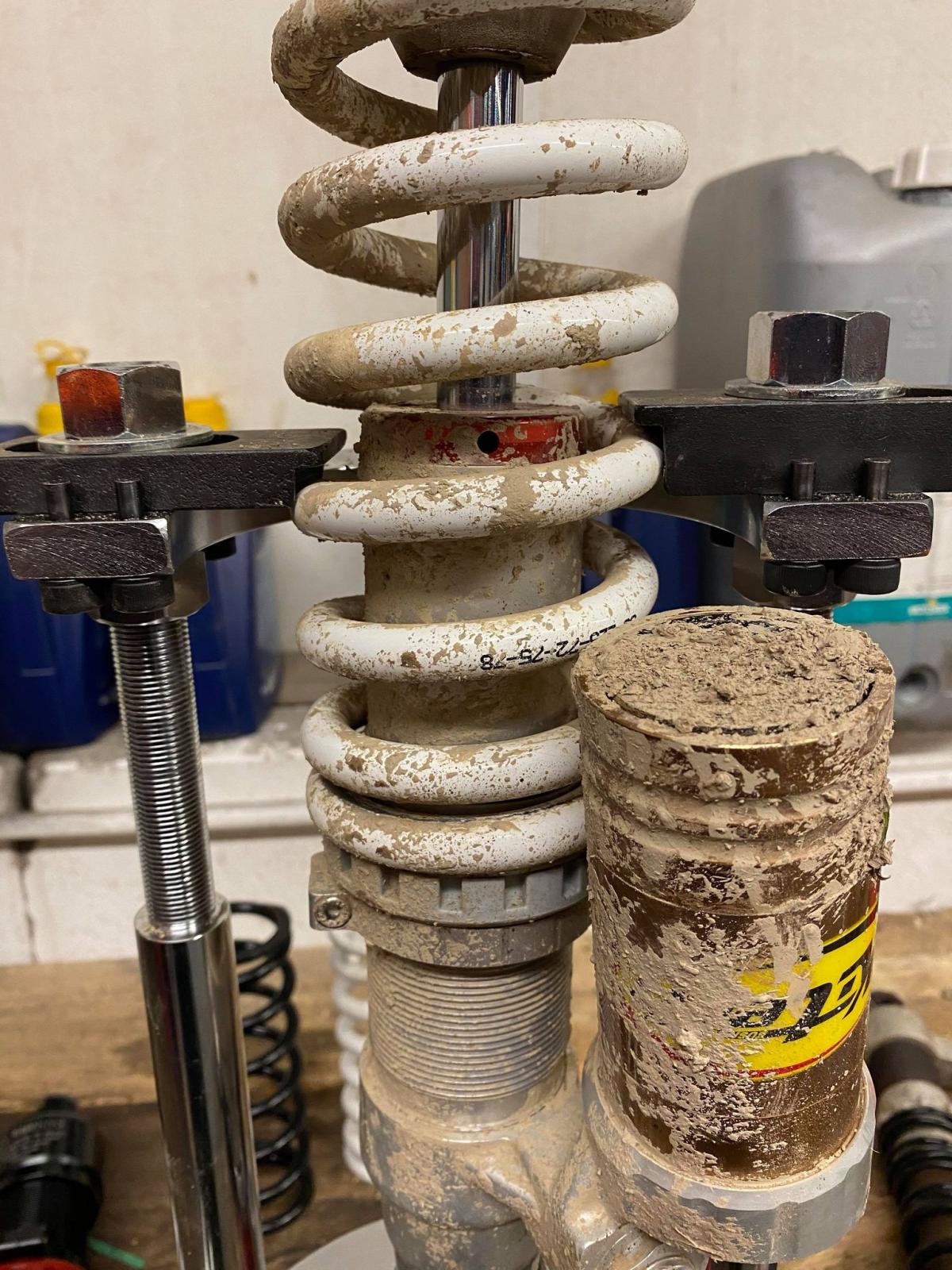 SHOCK SPRING COMPRESSOR HYDRAULIC thumbnail 3
