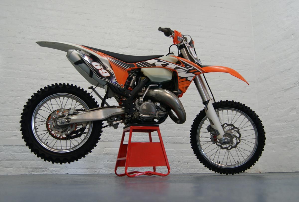 HEAVY DUTY STEEL BOX STAND MX, LARGE / 430mm HIGH MX STAND, THIS STAND DOESN'T COME WITH THE MOTO STICKER NOW thumbnail 3
