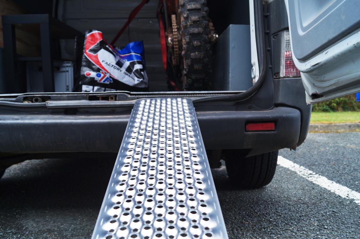 LIGHTWEIGHT LOADING RAMP 150x20cm, MOTORCYCLE QUAD ATV ACCESS ALUMINUM, MAX LOAD 200 KG PER RAMP thumbnail 3