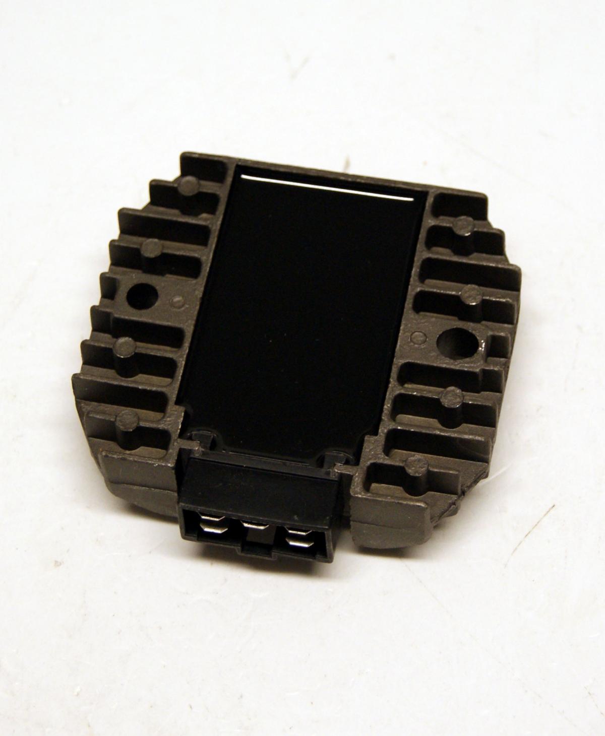 REGULATOR 86-07 YAMAHA 250 500 600 650 660 800 1000 YP MAJESTY SRX XP SZR XTV XVS XJ FZR YZF TDM SH650A-12 SG041 5GM9 thumbnail 2