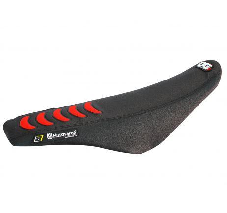 08-13 HUSQVARNA DG3 BK/RED, BLACKBIRD SEAT COVER 1618H image 1