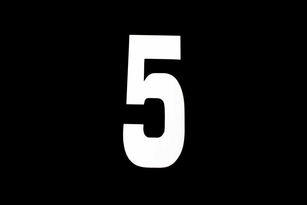 5 WHITE 8No.20cm. EACH image 1